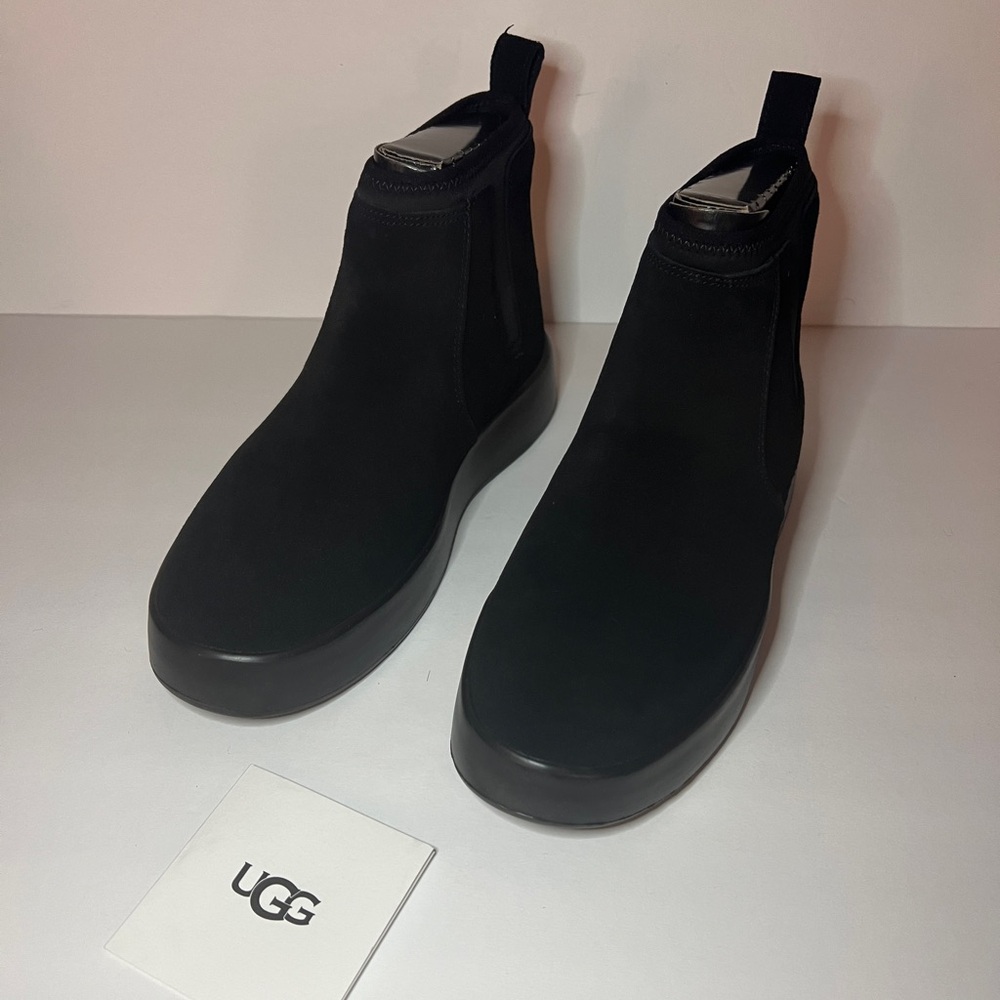 UGG